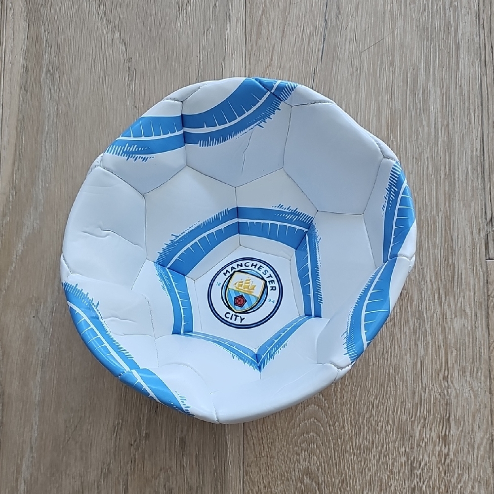 NWOT Manchester City Asahi Training Soccer Ball